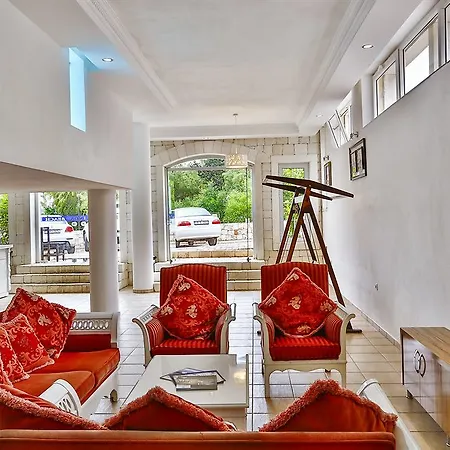 Linda Class Hotel