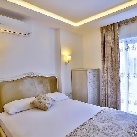 Linda Class Hotel
